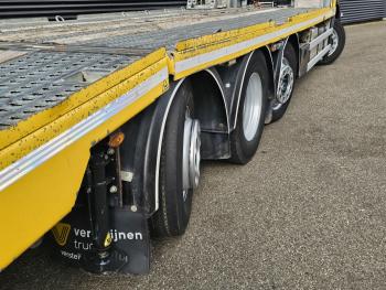 AD320S42 8x2 / WINCH / RETARDER